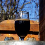 BorDée Brune dans un verre à bière