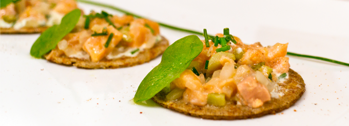 tartare de saumon biere et blinis blé noir