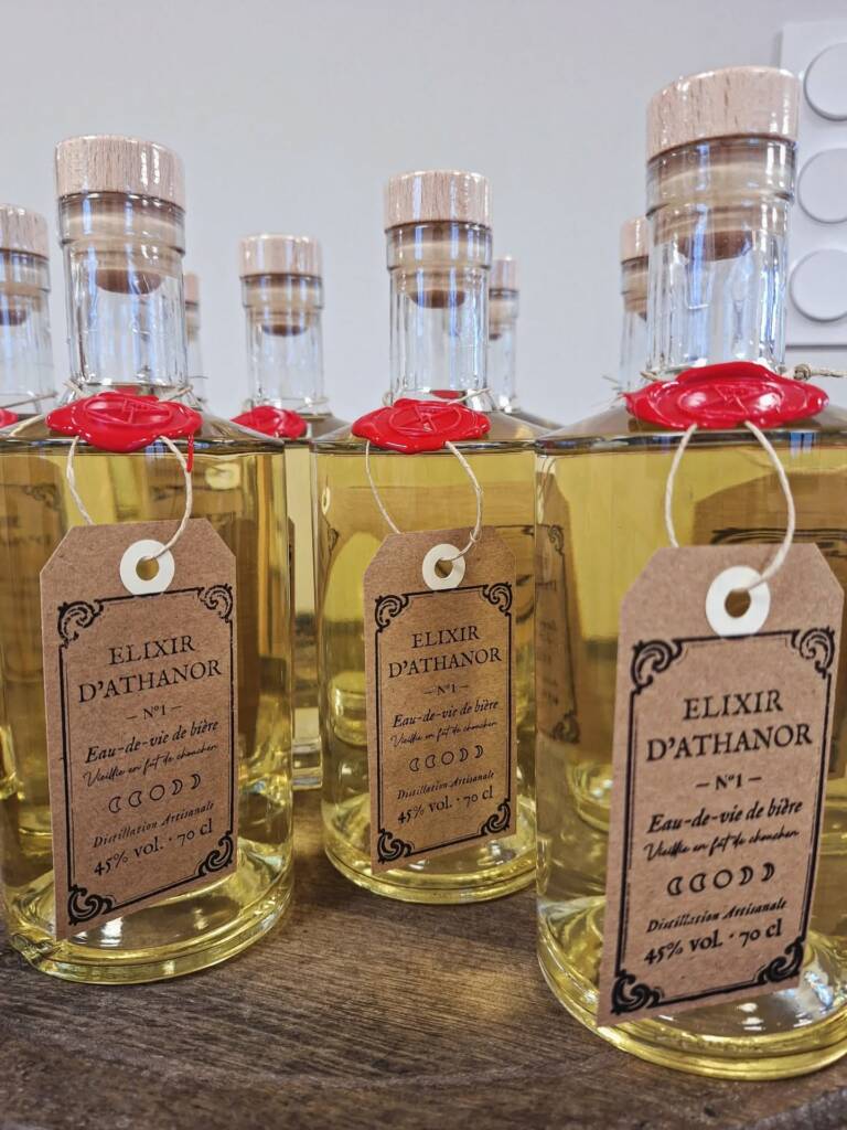 Élixir d'Athanor eau de vie de bière - Basserie athanor - Étiquette par Clément Droff, graphiste spécialisé bière, vins et spiritueux