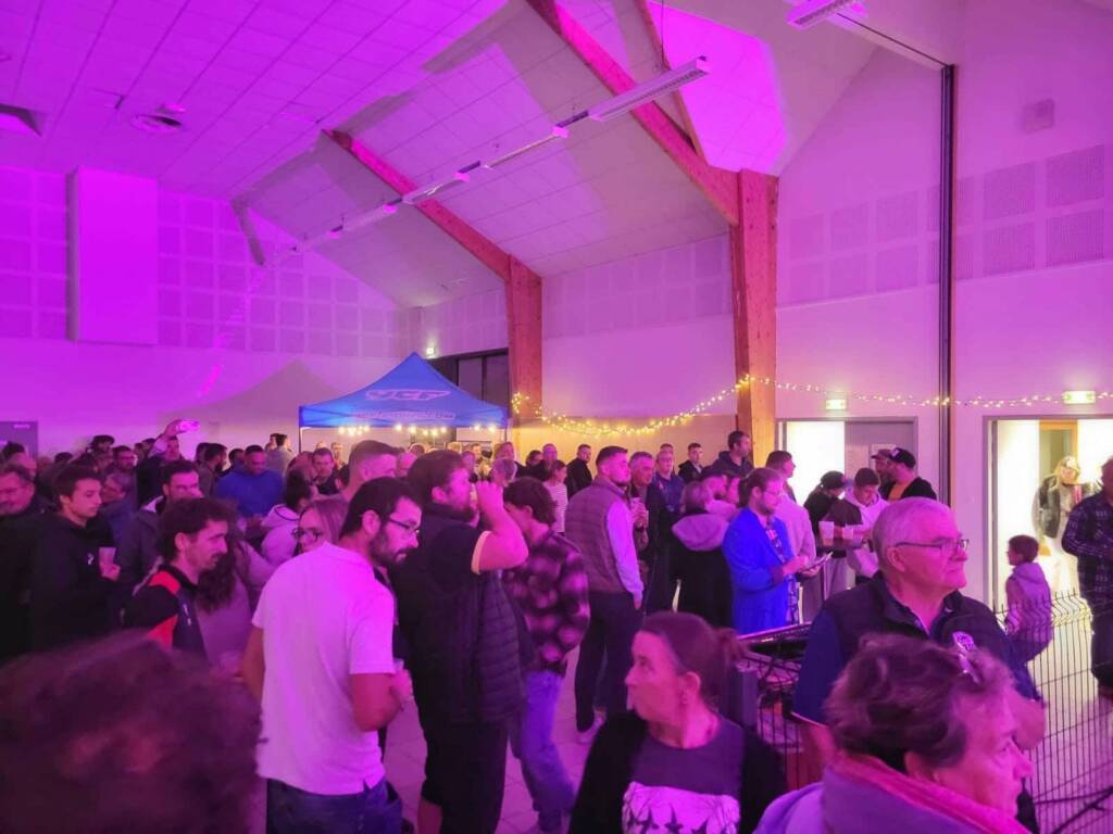 Ambiance de la Fête de la bière de Plouzévédé, édition 2025
